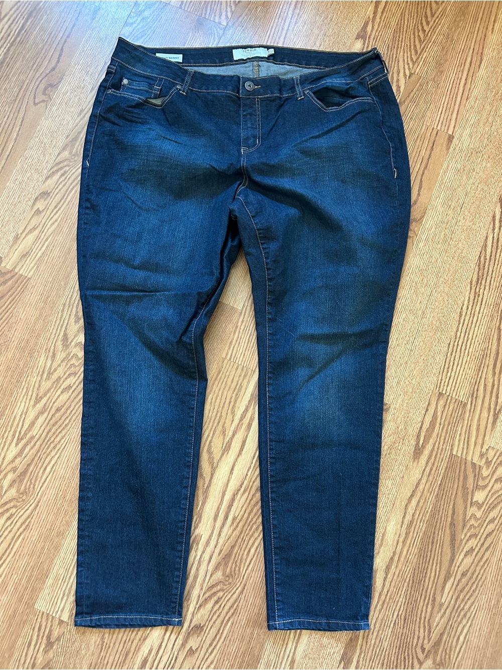 Torrid curvy skinny Dark Blue Stretch Denim Jeans